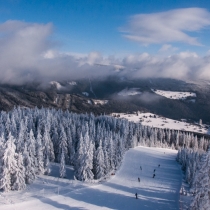 Zimní panorama z rozhledny na Hnědém vrchu