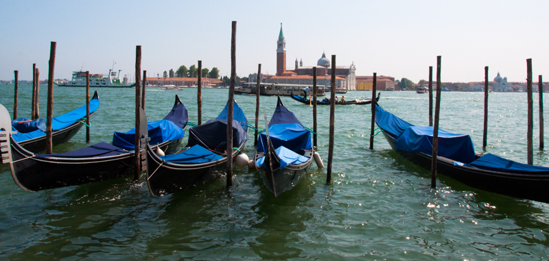 Port gondoli na San Marco