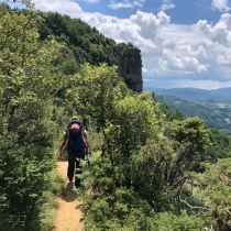 Stezka na vrchol Monte Adone